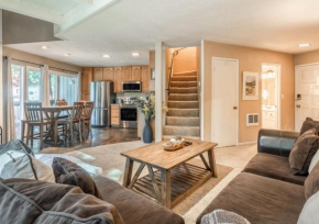 Sierra Park Villas #76, Updated 1 Bedroom + 2 Lofts, 2 Bath, Sleeps 6!